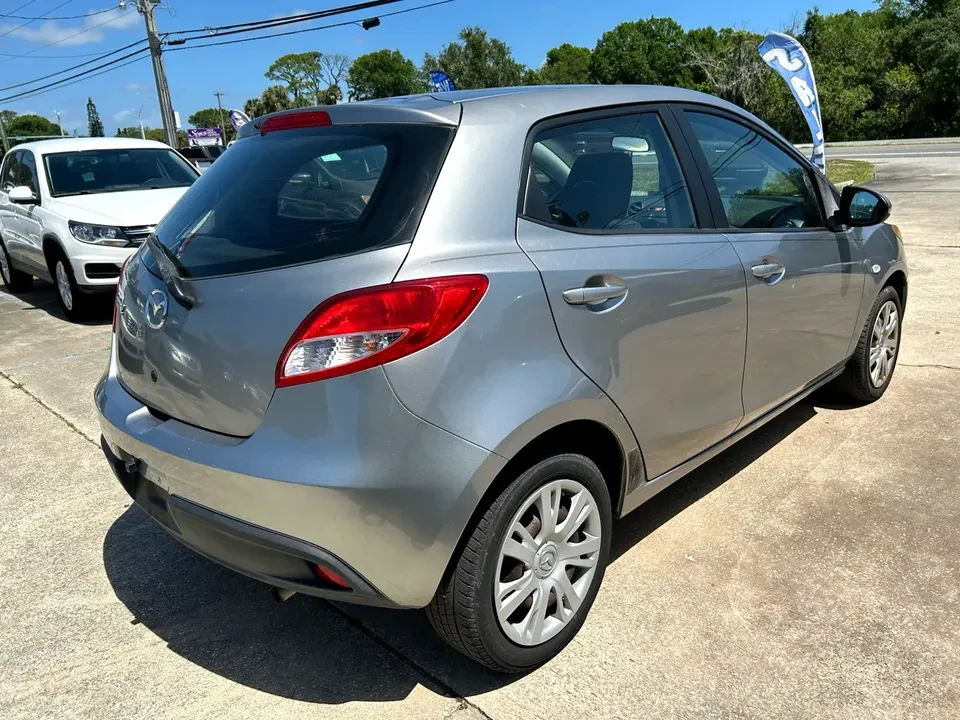 2014 Mazda Mazda 2 2nd Gen - Image 3 of 19