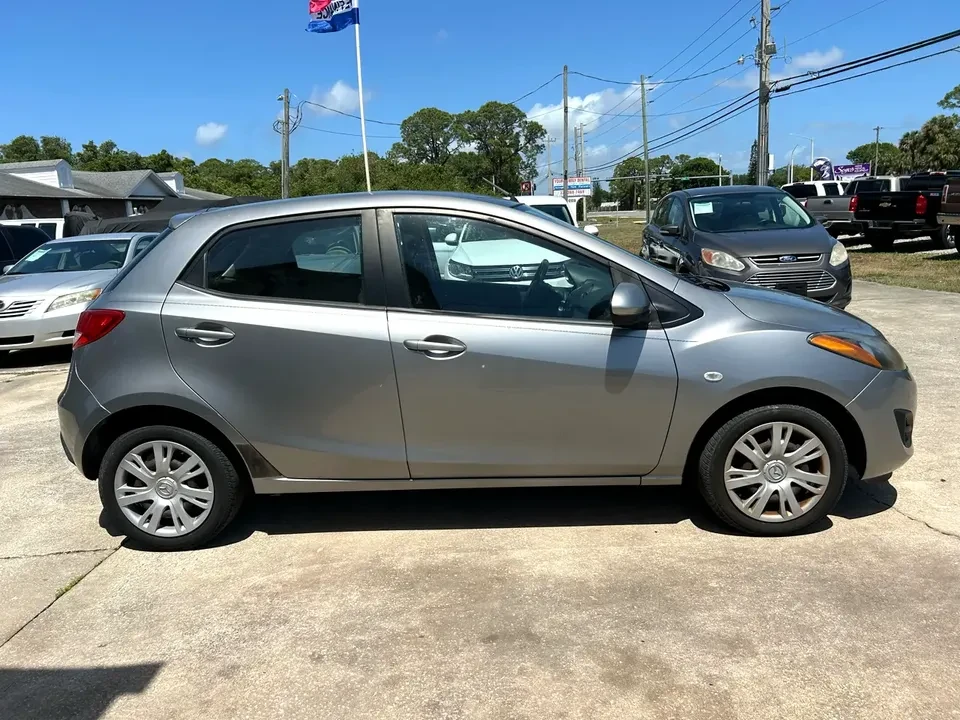 2014 Mazda Mazda 2 2nd Gen - Image 4 of 19