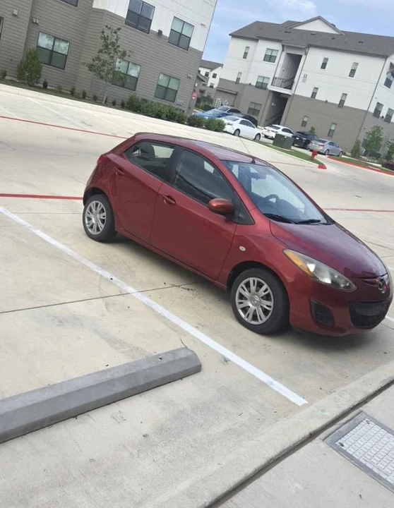 2014 Mazda Mazda 2 2nd Gen - Image 4 of 4