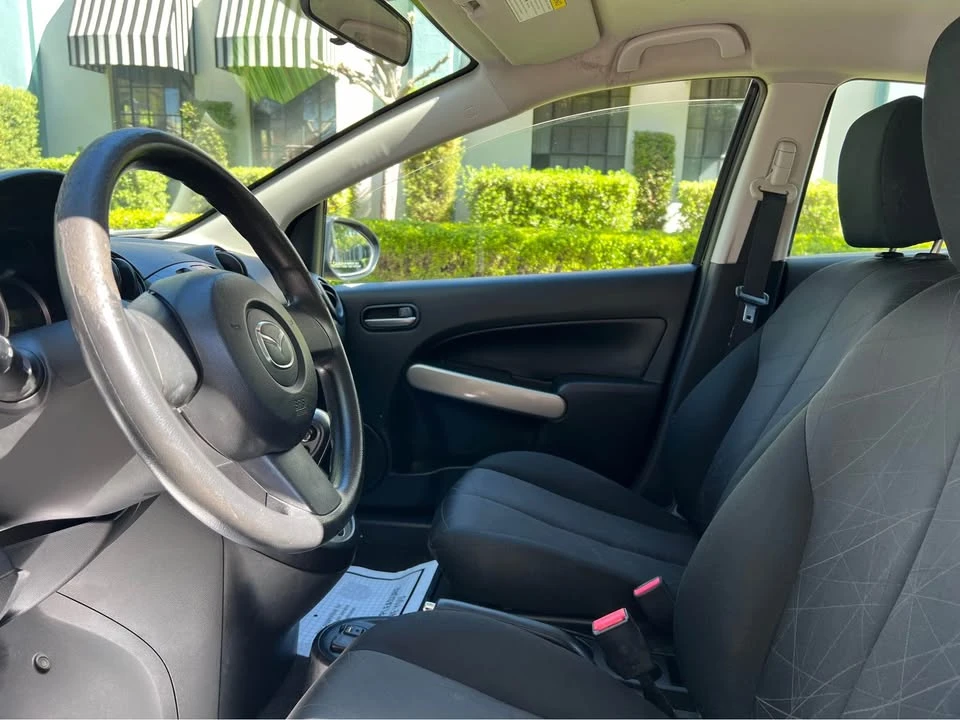 2014 Mazda Mazda 2 2nd Gen - Image 11 of 12