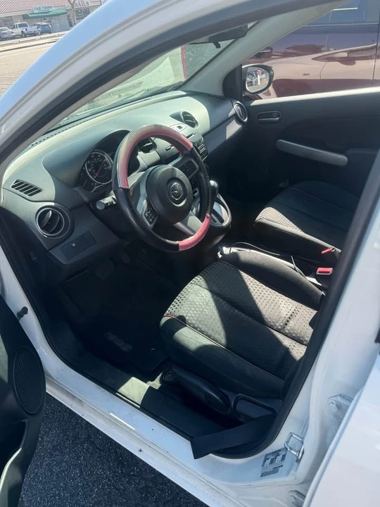 2014 Mazda Mazda 2 2nd Gen - Image 5 of 6