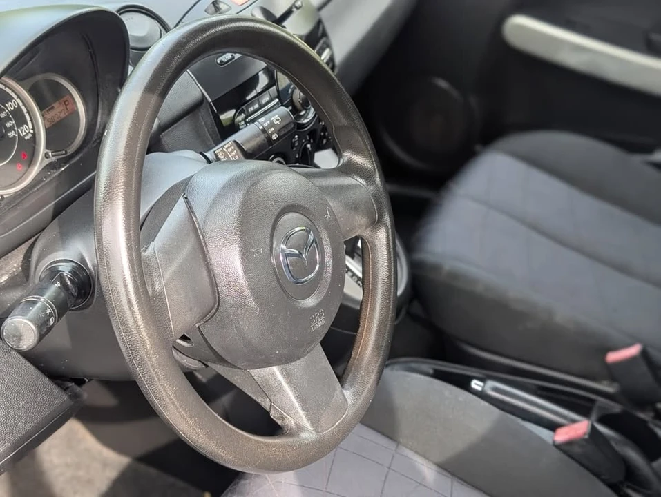 2014 Mazda Mazda 2 2nd Gen - Image 10 of 17