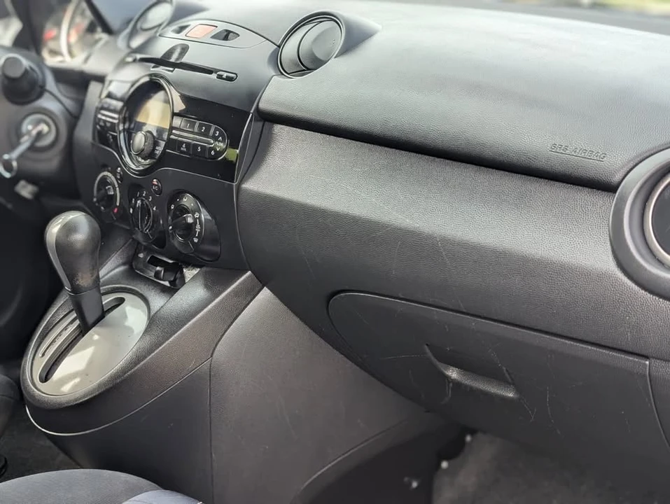 2014 Mazda Mazda 2 2nd Gen - Image 14 of 17