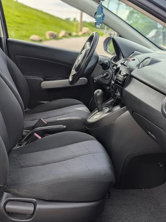 2014 Mazda Mazda 2 2nd Gen - Image 15 of 17