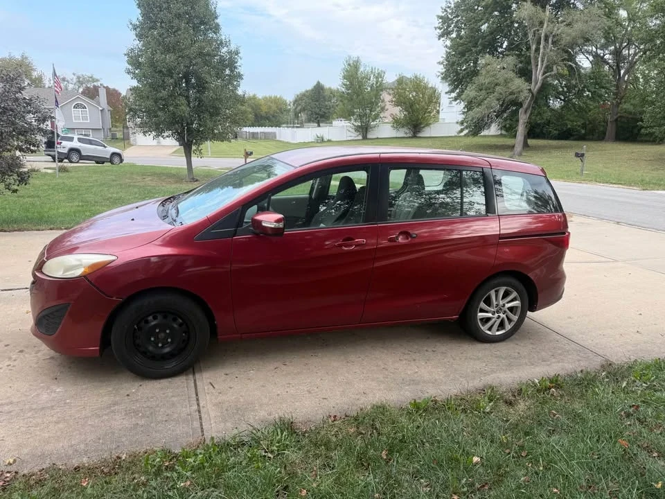 2014 Mazda Mazda 5 - Image 3 of 8