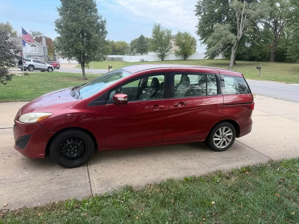 2014 Mazda Mazda 5 - Image 4 of 8