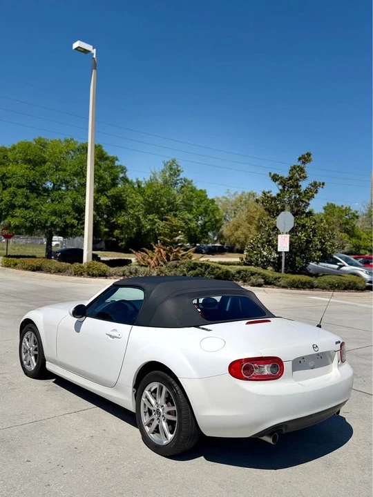 2014 Mazda NC MX-5 Miata - Image 4 of 8