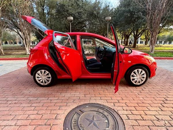 2014 Mazda Mazda 2 2nd Gen - Image 10 of 15