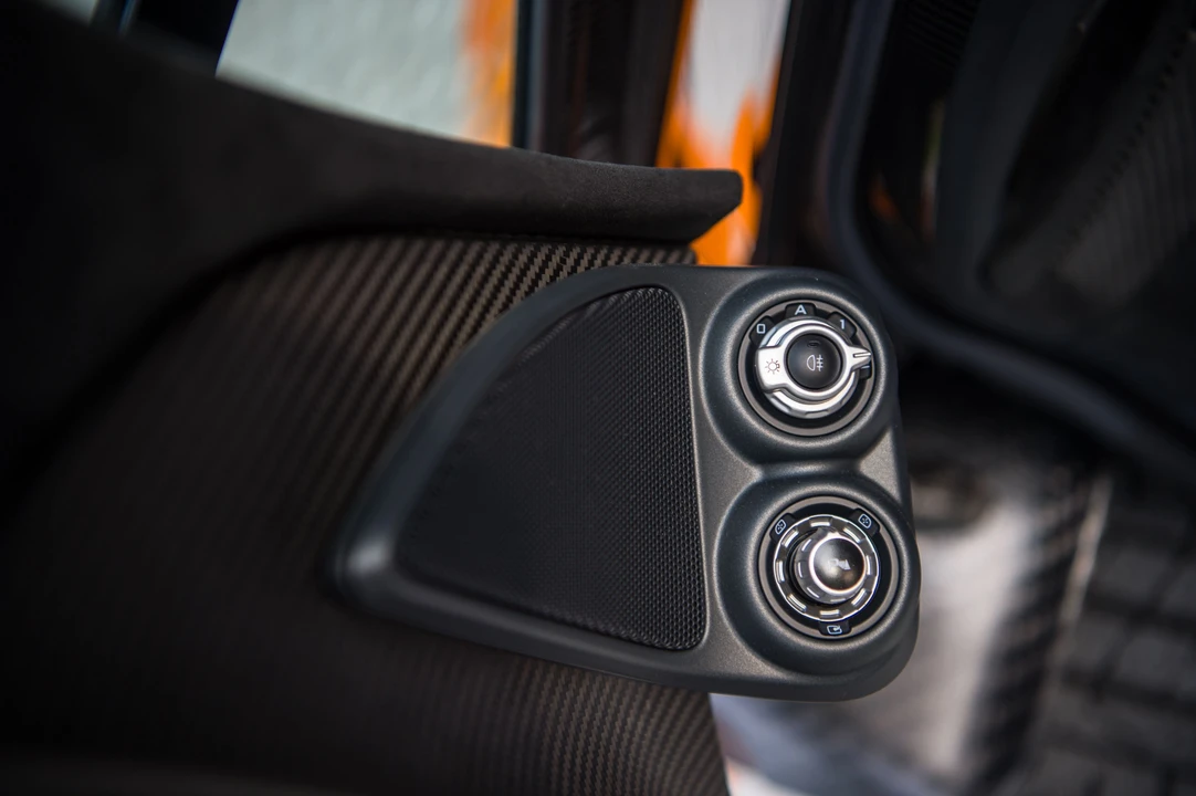 2014 McLaren P1 - Image 10 of 31