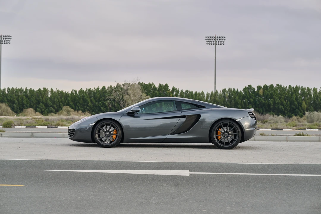 2014 McLaren MP4-12C - Image 13 of 31