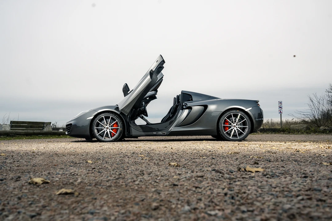 2014 McLaren MP4-12C Spider - Image 13 of 31