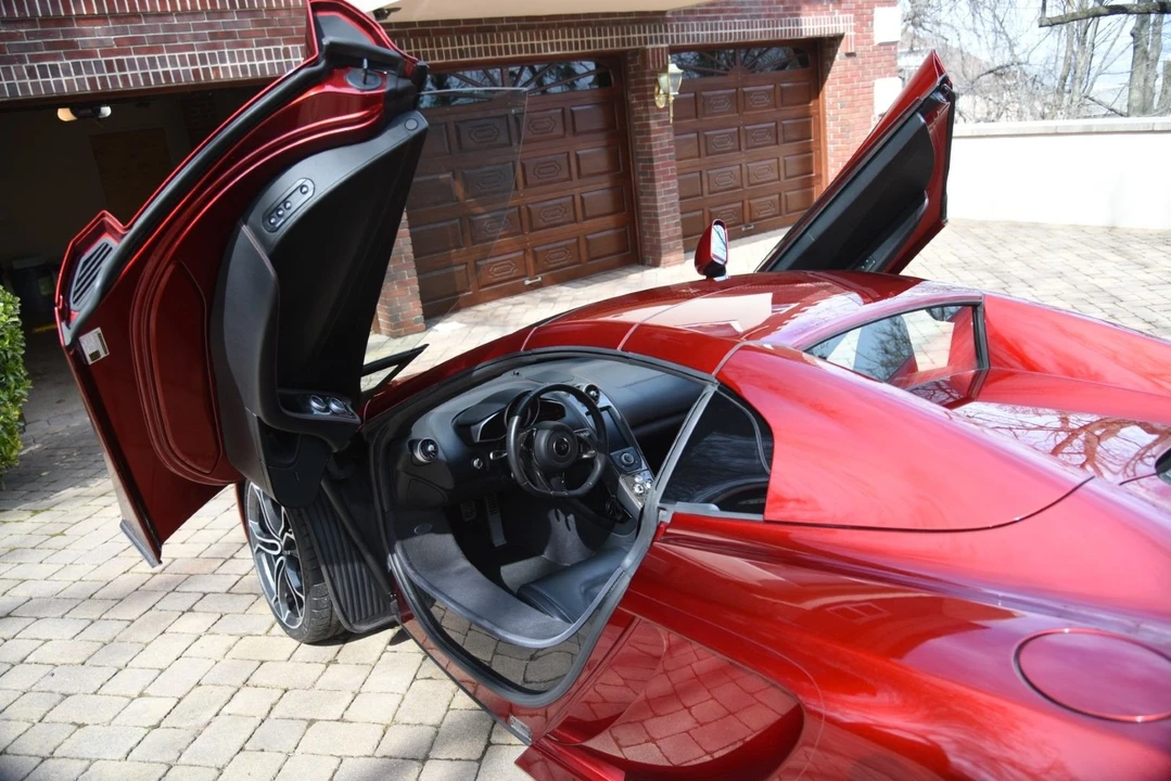 2014 McLaren MP4-12C Spider - Image 9 of 13