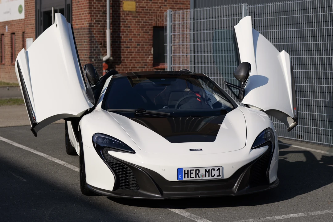 2014 McLaren 650S Spider - Image 10 of 31