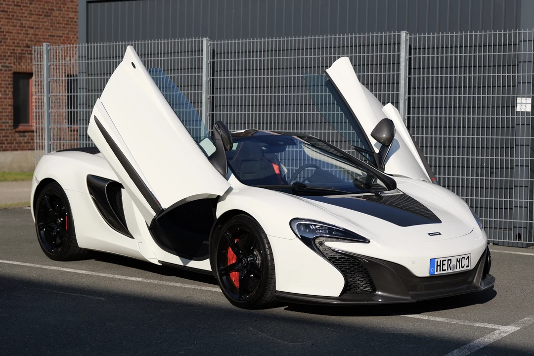 2014 McLaren 650S Spider - Image 11 of 31