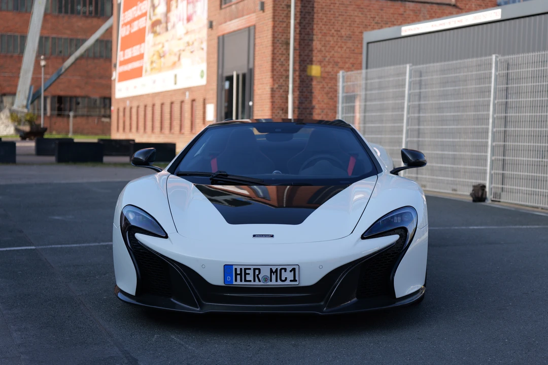 2014 McLaren 650S Spider - Image 2 of 31