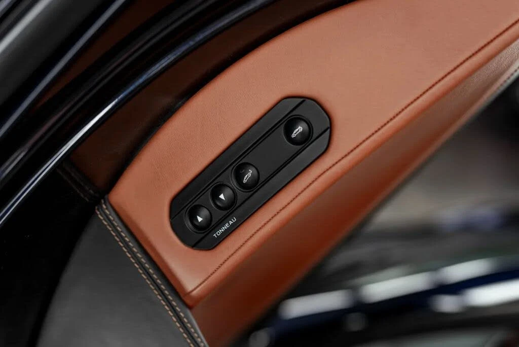 2014 McLaren MP4-12C - Image 17 of 31