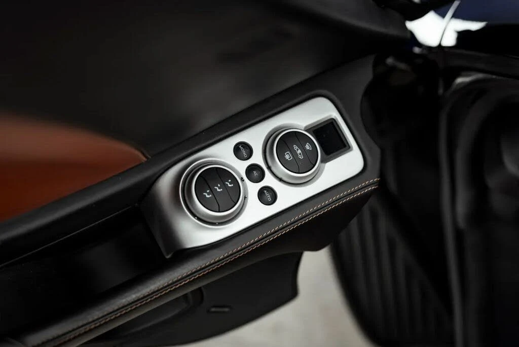 2014 McLaren MP4-12C - Image 23 of 31