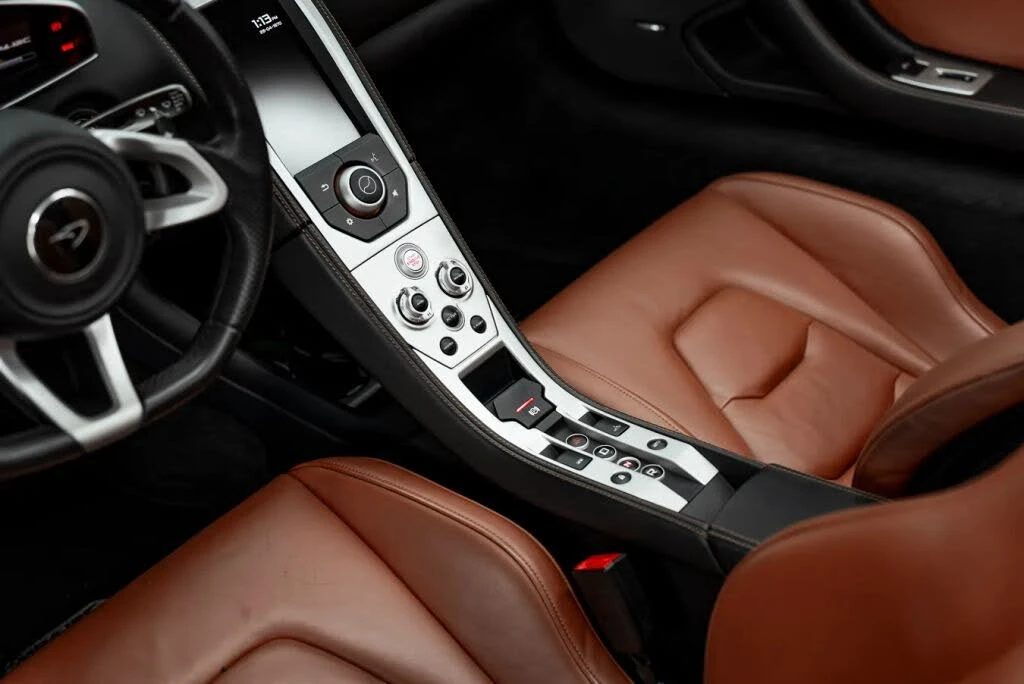 2014 McLaren MP4-12C - Image 15 of 31