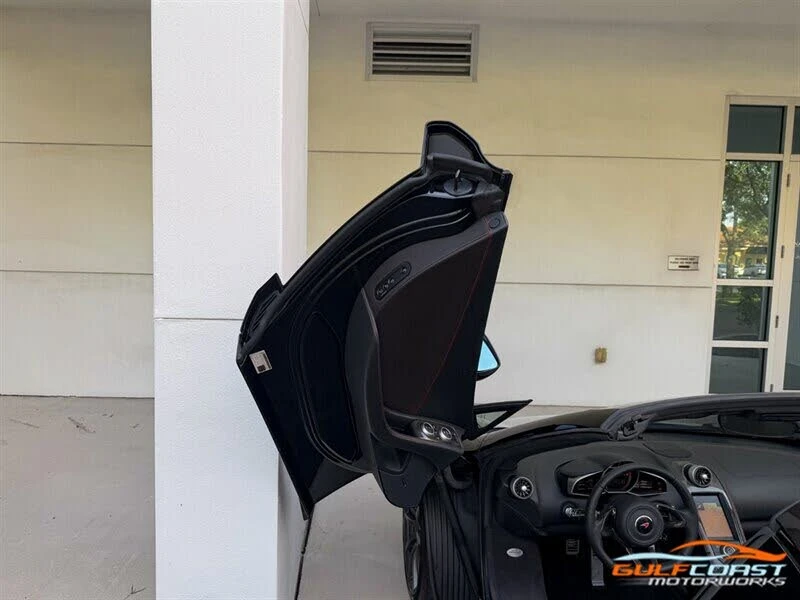 2014 McLaren MP4-12C - Image 23 of 31