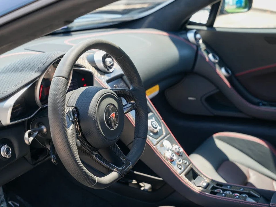2014 McLaren MP4-12C - Image 11 of 13