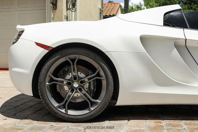 2014 McLaren MP4-12C - Image 10 of 31
