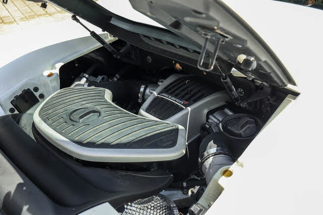 2014 McLaren MP4-12C - Image 26 of 31
