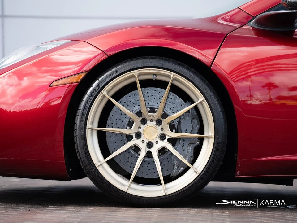 2014 McLaren MP4-12C - Image 24 of 31