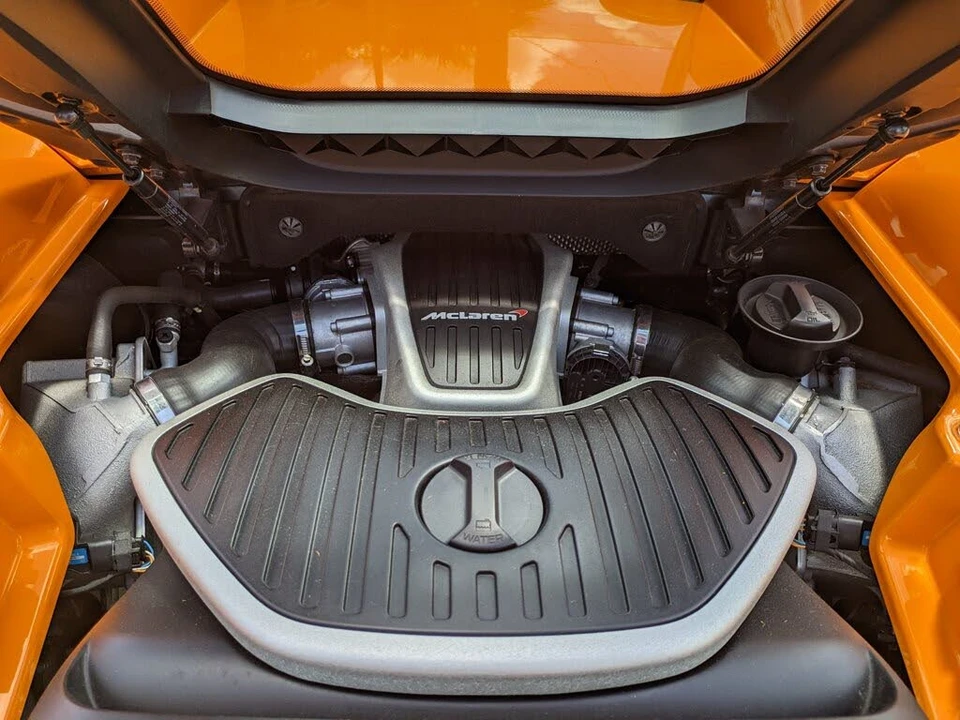 2014 McLaren MP4-12C - Image 18 of 31