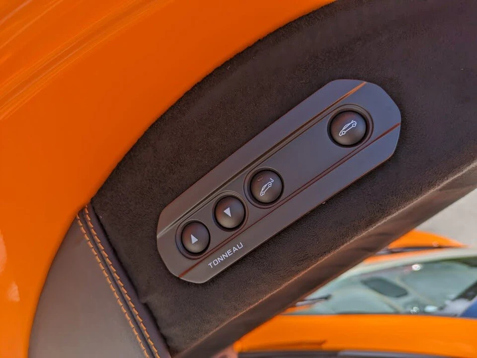 2014 McLaren MP4-12C - Image 19 of 31
