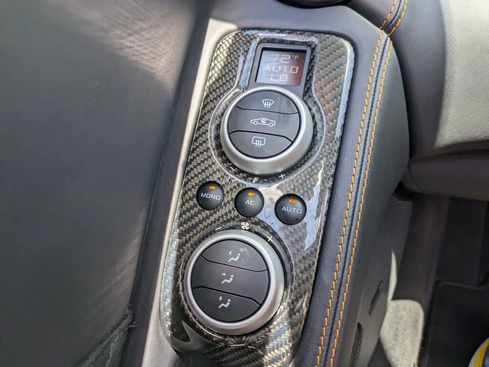 2014 McLaren MP4-12C - Image 27 of 31
