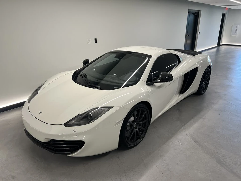 2014 McLaren MP4-12C - Image 30 of 31