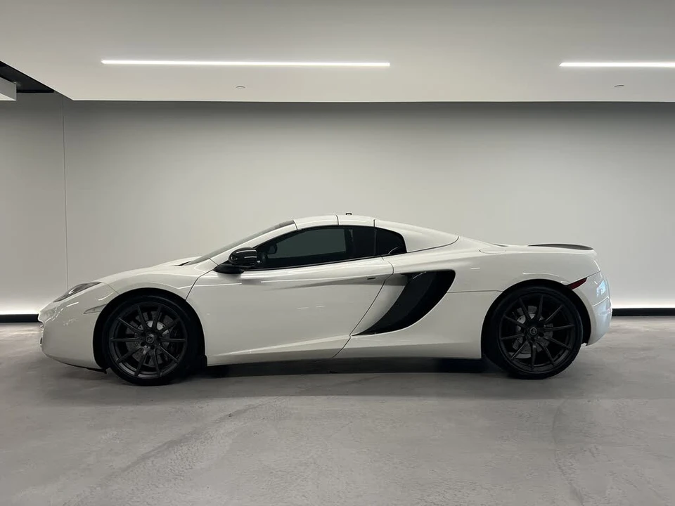 2014 McLaren MP4-12C - Image 27 of 31
