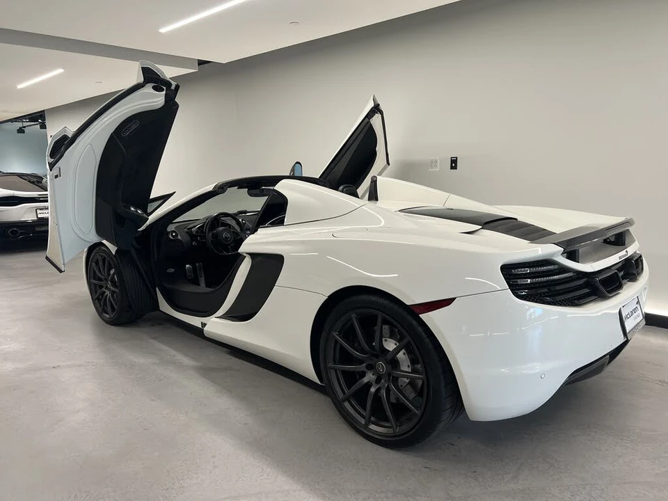 2014 McLaren MP4-12C - Image 15 of 31