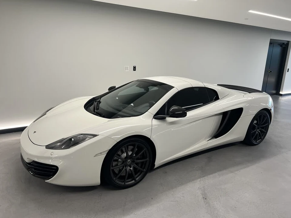 2014 McLaren MP4-12C - Image 29 of 31