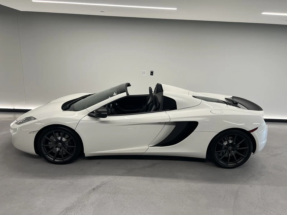 2014 McLaren MP4-12C - Image 3 of 31