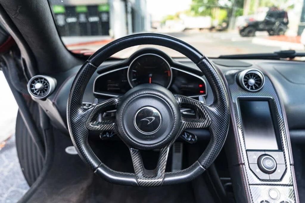 2014 McLaren MP4-12C - Image 29 of 31