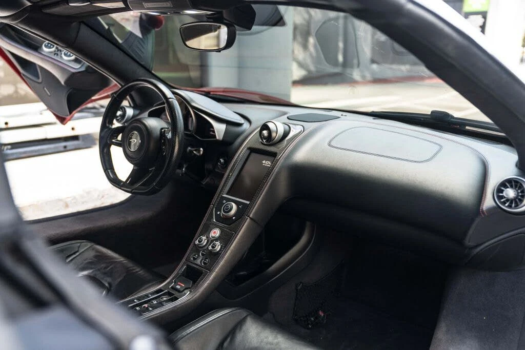 2014 McLaren MP4-12C - Image 18 of 31