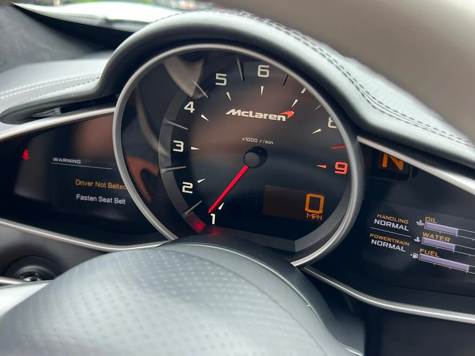 2014 McLaren MP4-12C - Image 23 of 31