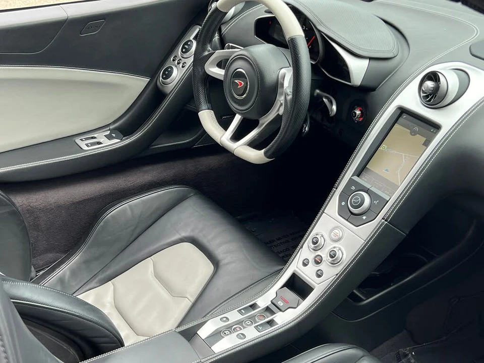 2014 McLaren MP4-12C - Image 19 of 31