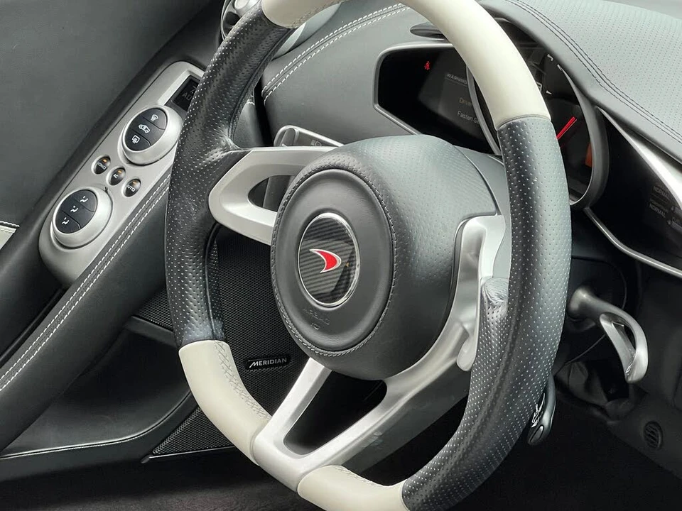 2014 McLaren MP4-12C - Image 22 of 31
