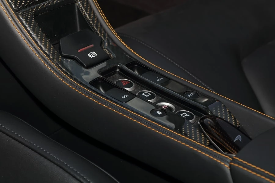 2014 McLaren MP4-12C Spider - Image 27 of 30