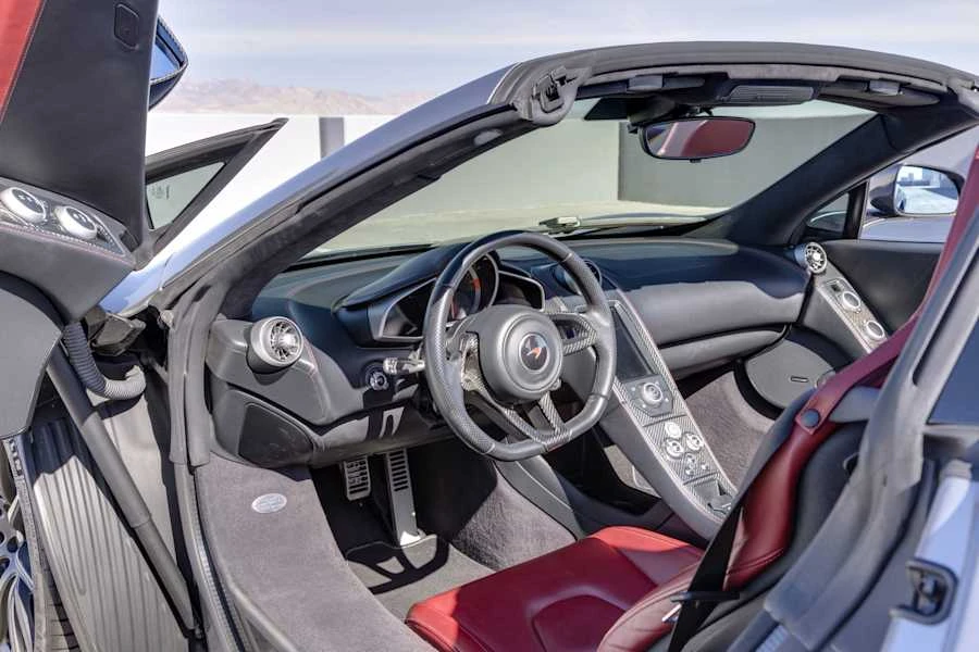 2014 McLaren MP4-12C Spider - Image 29 of 31