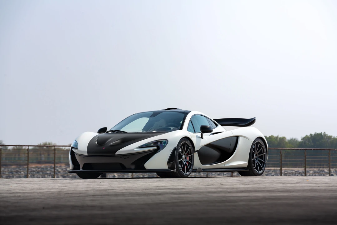 2014 McLaren P1 - Image 25 of 31
