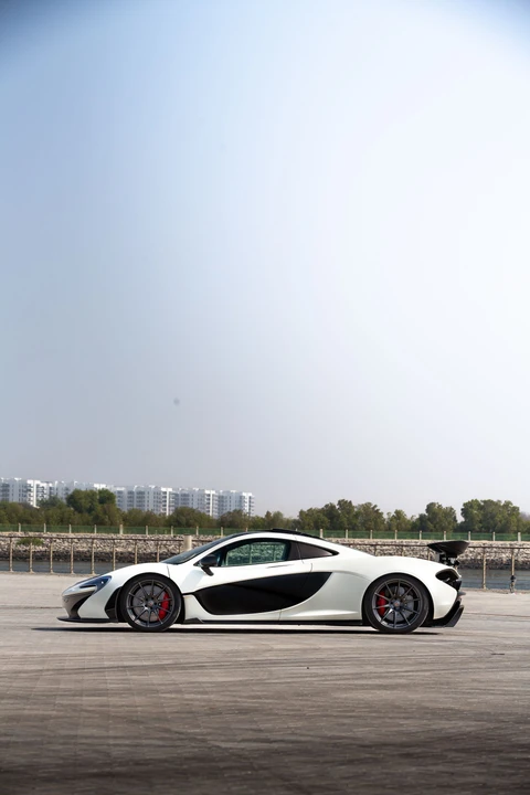 2014 McLaren P1 - Image 17 of 31