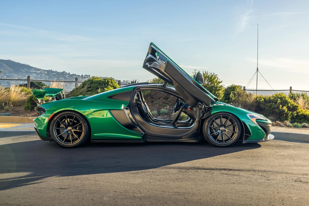 2014 McLaren P1 - Image 23 of 31