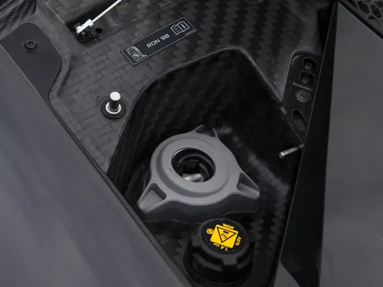 2014 McLaren P1 - Image 30 of 31