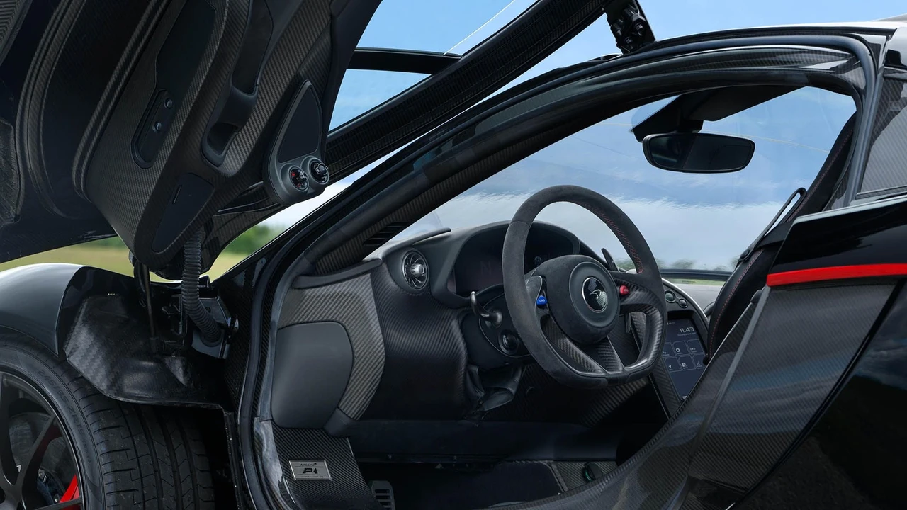 2014 McLaren P1 - Image 26 of 31