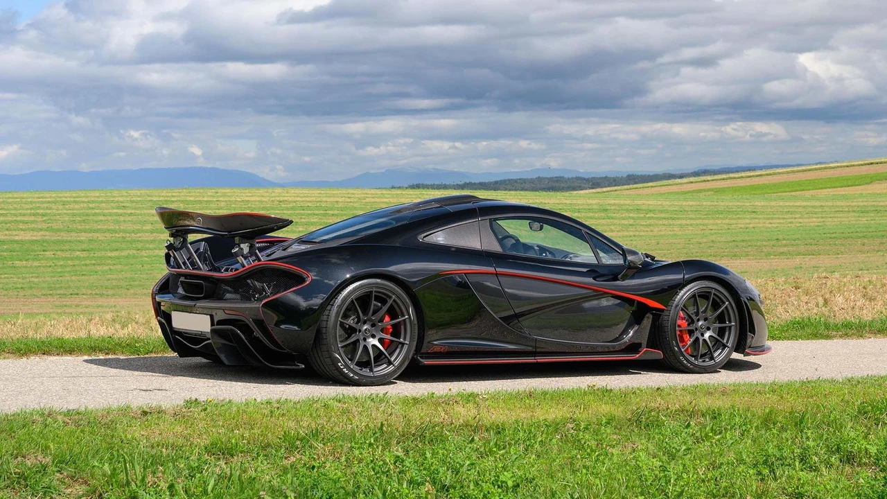 2014 McLaren P1 - Image 25 of 31
