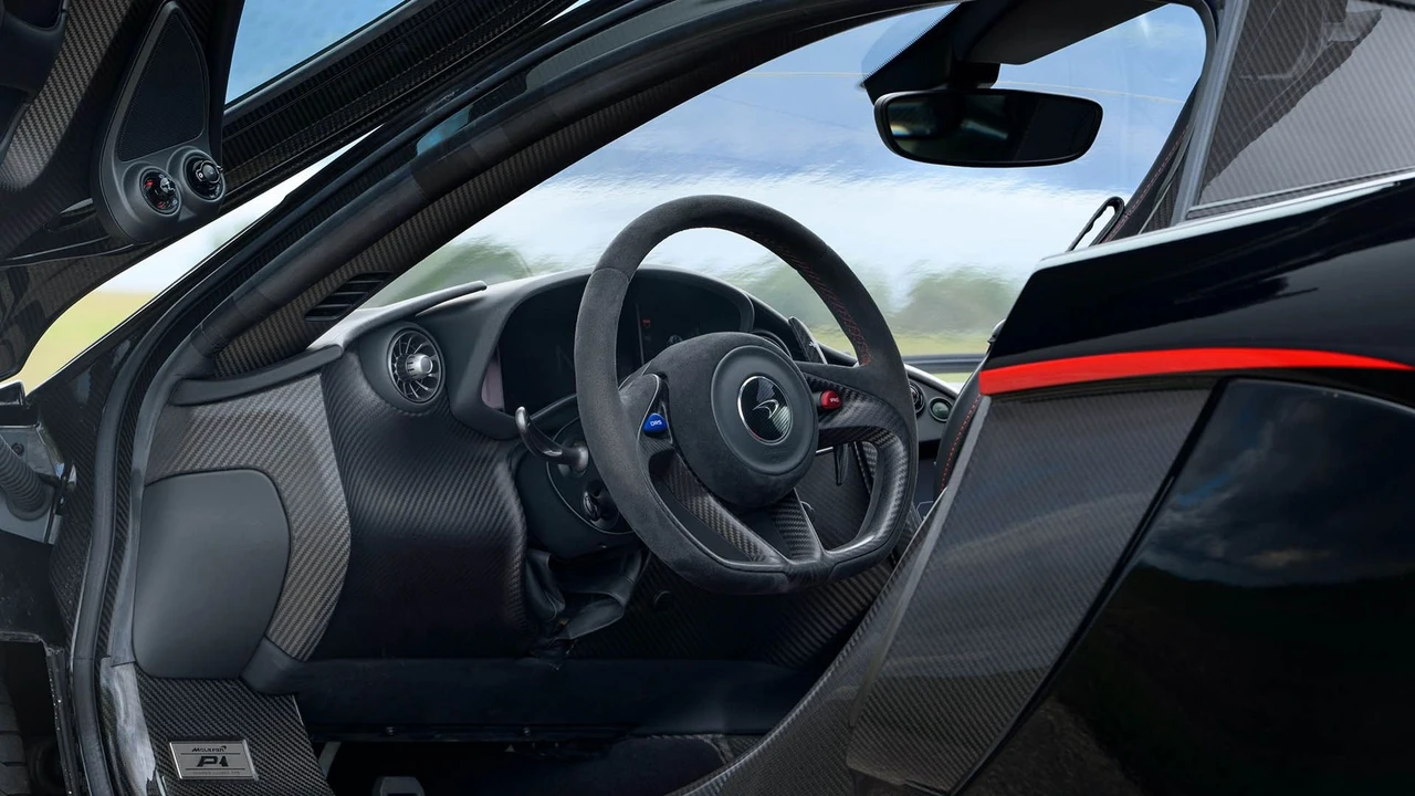 2014 McLaren P1 - Image 29 of 31