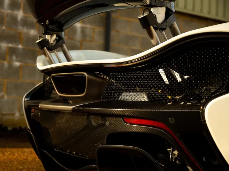 2014 McLaren P1 - Image 29 of 31
